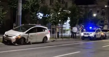 В Кишиневе произошло ДТП с участием трех авто: машина врезалась в столб