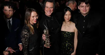 Actorul Jim Carrey s-a căsătorit în secret. Cine este Min Ah, cu 32 de ani mai tânără