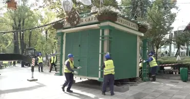 Популярную кофейню эвакуируют из центрального парка в столице