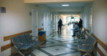 Жители Молдовы откладывают медосмотры из-за очередей и сложностей с записью