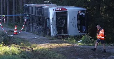 Un autocar plin cu turiști străini s-a răsturnat pe o autostradă din Germania
