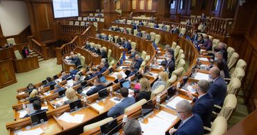 "За Молдову": Подорожание топлива - угроза государству.