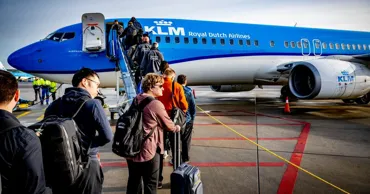 Самолет KLM эвакуировали из-за слова "бомба" в названии сети Wi‑Fi
