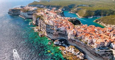Cinci insule din Marea Mediterană care merită vizitate în această vară