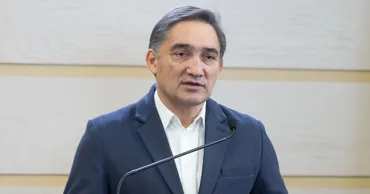 Стояногло: Население сокращается, экономика падает, но штат госслужащих растёт