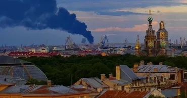 Atac masiv cu drone asupra Sankt Petersburgului: Un terminal petrolier, în flăcări