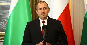 Президент Болгарии призвал правительство уйти в отставку.