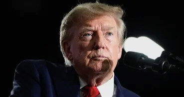 Трамп анонсировал 50-процентные пошлины на автомобили из Канады