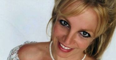 Раскачивающаяся из стороны в сторону Бритни Спирс напугала фанатов.
