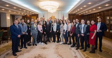 Додон встретился с делегацией Белорусского союза молодежи.