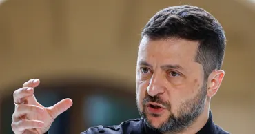 Зеленский: США стоило заключить сделку с Украиной, мы решаем, какие НПЗ в РФ работают