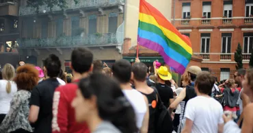APCE a adoptat o rezoluție care condamnă încercările de schimbare a orientării sexuale