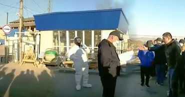 Граждане отказывались подписать декларацию о приобретении медполиса.