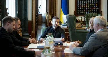 Consilierii lui Zelenski au declarat că Ucraina este gata să cedeze Donbasul