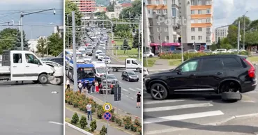Три автомобиля столкнулись на виадуке в Кишиневе