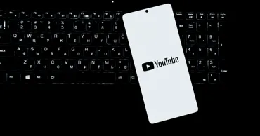 YouTube schimbă regulile pentru bani: Ce trebuie să facă creatorii din 2027