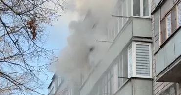 Incendiu într-un apartament din Capitală. Pompierii, la fața locului