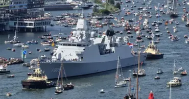 Olanda ar putea trimite o navă militară pentru a proteja estul Mării Mediterane
