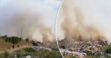 Во Флорештах горит свалка.