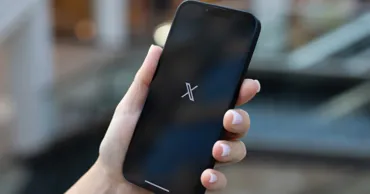 Elon Musk lansează messengerul XChat