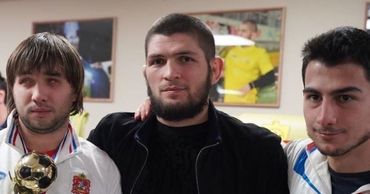 Сборная РМ по мини-футболу среди незрячих побывала у Хабиба Нурмагомедова.