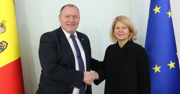 Глава МИДЕИ встретился с послом Италии.