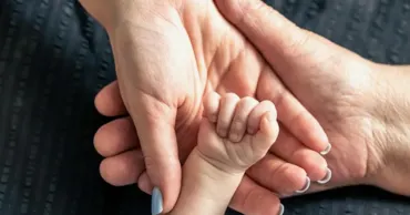Незамужние женщины смогут получать выплаты с учетом дохода отца ребенка