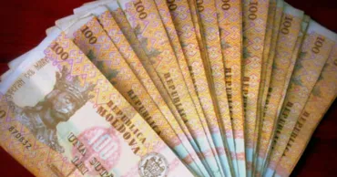 A plecat cu 10.000 de lei găsiți lângă un local. Ce pedeapsă a primit un tânăr