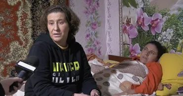 În toiul iernii, două surori cu dizabilități luptă zilnic pentru supraviețuire