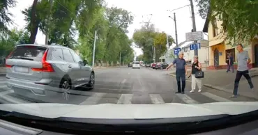 В Кишиневе нашли и оштрафовали женщину-водителя, которая не пропустила пешеходов