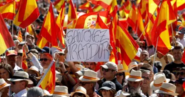 Proteste masive la Madrid: Demonstranții cer demisia guvernului Sánchez