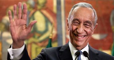 Победил действующий президент страны Марселу Ребелу де Соуза.