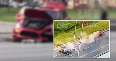 В Москве произошло эпичное ДТП с участием BMW и Porsche.