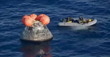Echipajul „Artemis 2” s-a întors pe Pământ după ocolirea Lunii