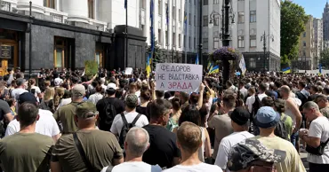 По всей Украине начались акции против отставки министра обороны Михаила Федорова
