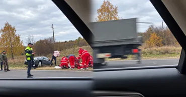 В Унгенском районе легковушка столкнулась с грузовиком и "вылетела" в кювет