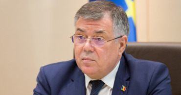 Депутат от блока ACUM Юрие Реница.
