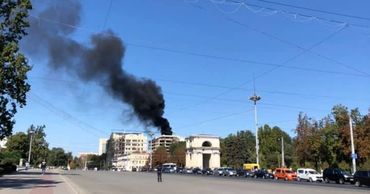 В центре Кишинева в недостроенном здании произошел пожар.