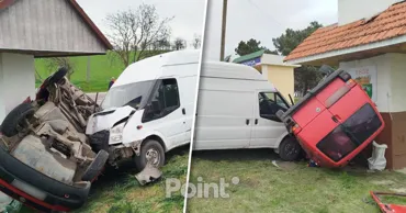 Accident la Glodeni: Două automobile s-au tamponat
