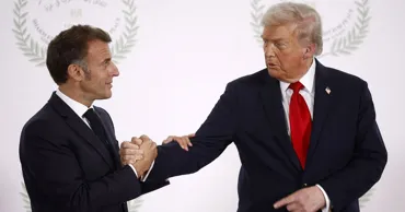 Трамп пригрозил Макрону стопроцентными пошлинами на вина