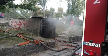Un edificiu de protecție civilă din Capitală, cuprins de flăcări: Incendiul, stins de opt echipaje de pompieri