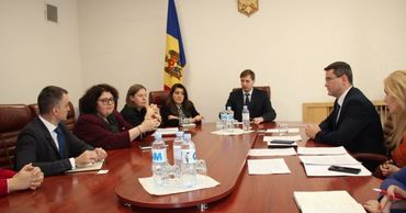 Министр экономики встретился с командой экспертов Всемирного банка.