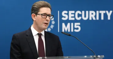 Глава MI5: ИИ усиливает риск разработки смертоносного биологического оружия