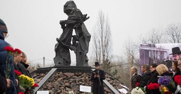 Руководство страны выступило с обращением по случая Международного дня памяти жертв Холокоста.