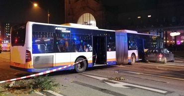 В Германии автобус протаранил толпу, есть жертвы.