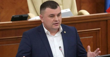 Новак: «Реницэ и Карп продвигают закон, который был поддержан Плахотнюком».