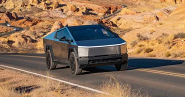 Tesla представила более доступную версию Cybertruck