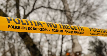 В столице мужчина разбился, выпав из окна своей квартиры