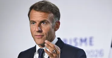 Макрон: Страны G7 высвободят до 100 млн баррелей нефти из запасов