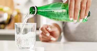 Studiu: Băutura carbogazoasă fără zahăr energizează la fel de bine ca și cafeaua